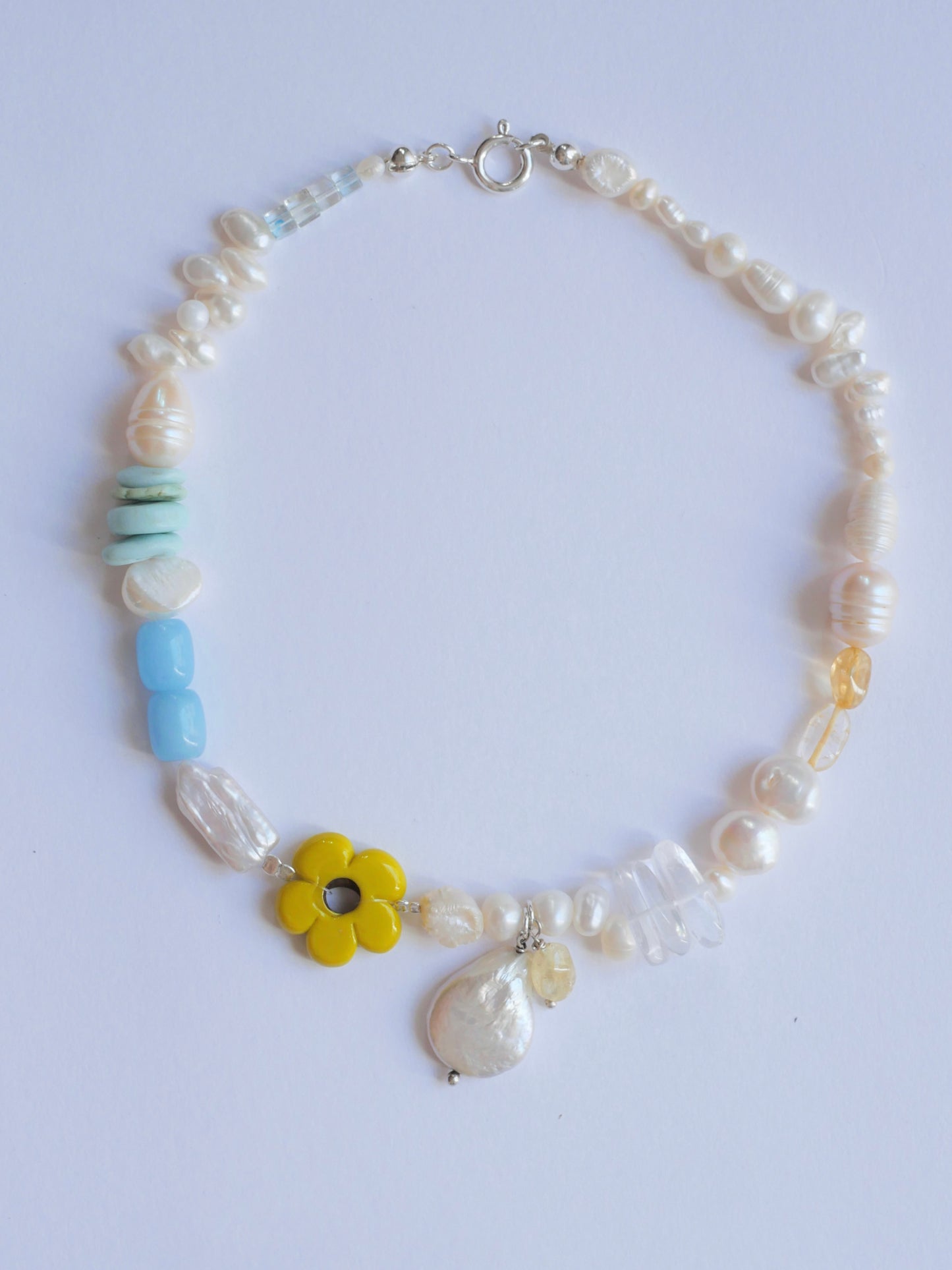 Collar narciso
