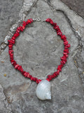 Collar coral rojo