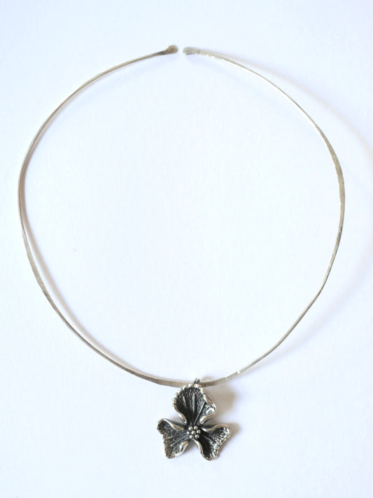 Collar lirio